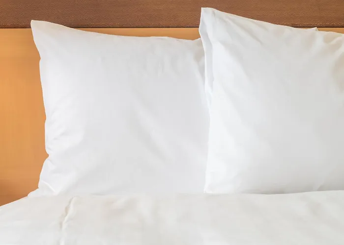 Holiday Inn Hotel Pewaukee-Milwaukee West By Ihg