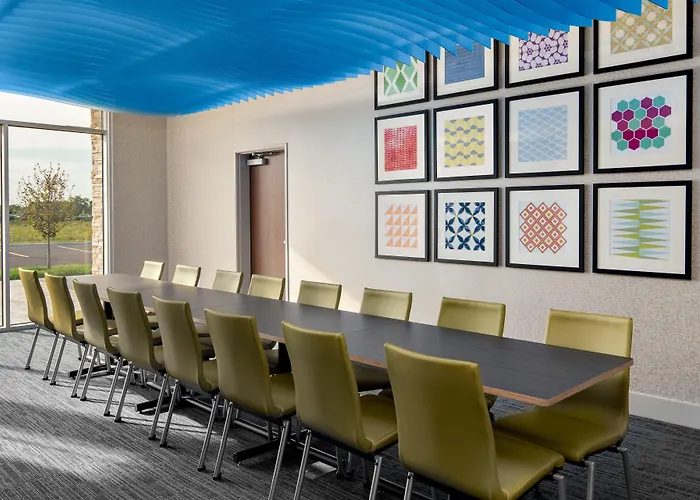 Holiday Inn Express & Suites - Elkhorn - Lake Geneva Area By Ihg
